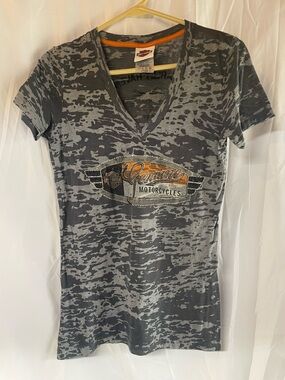 Harley-Davidson Gray Camo V-Neck Tee with Orange Accent